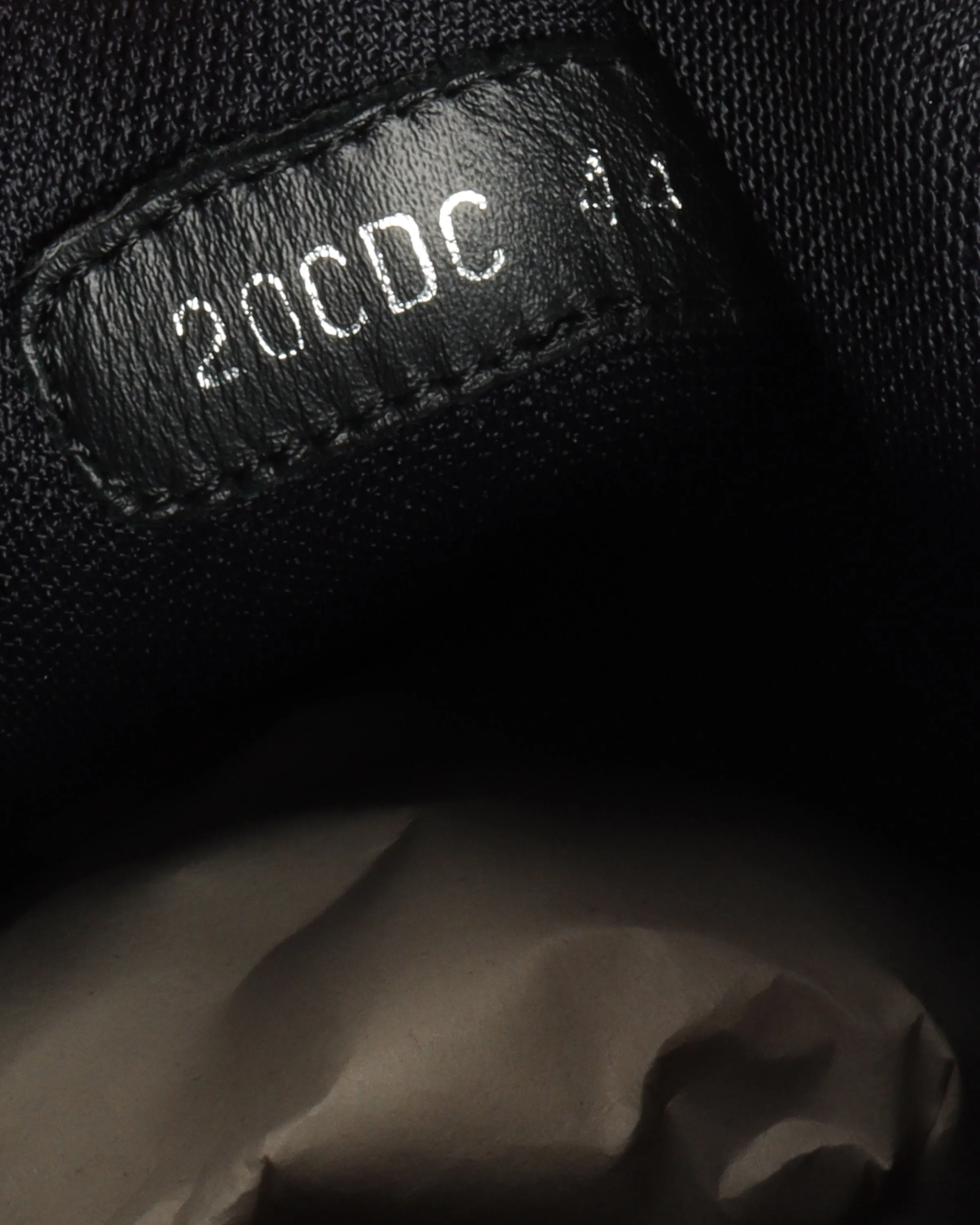 B22 Sneakers