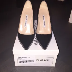 Black Patent Manolo Blahnik Pumps