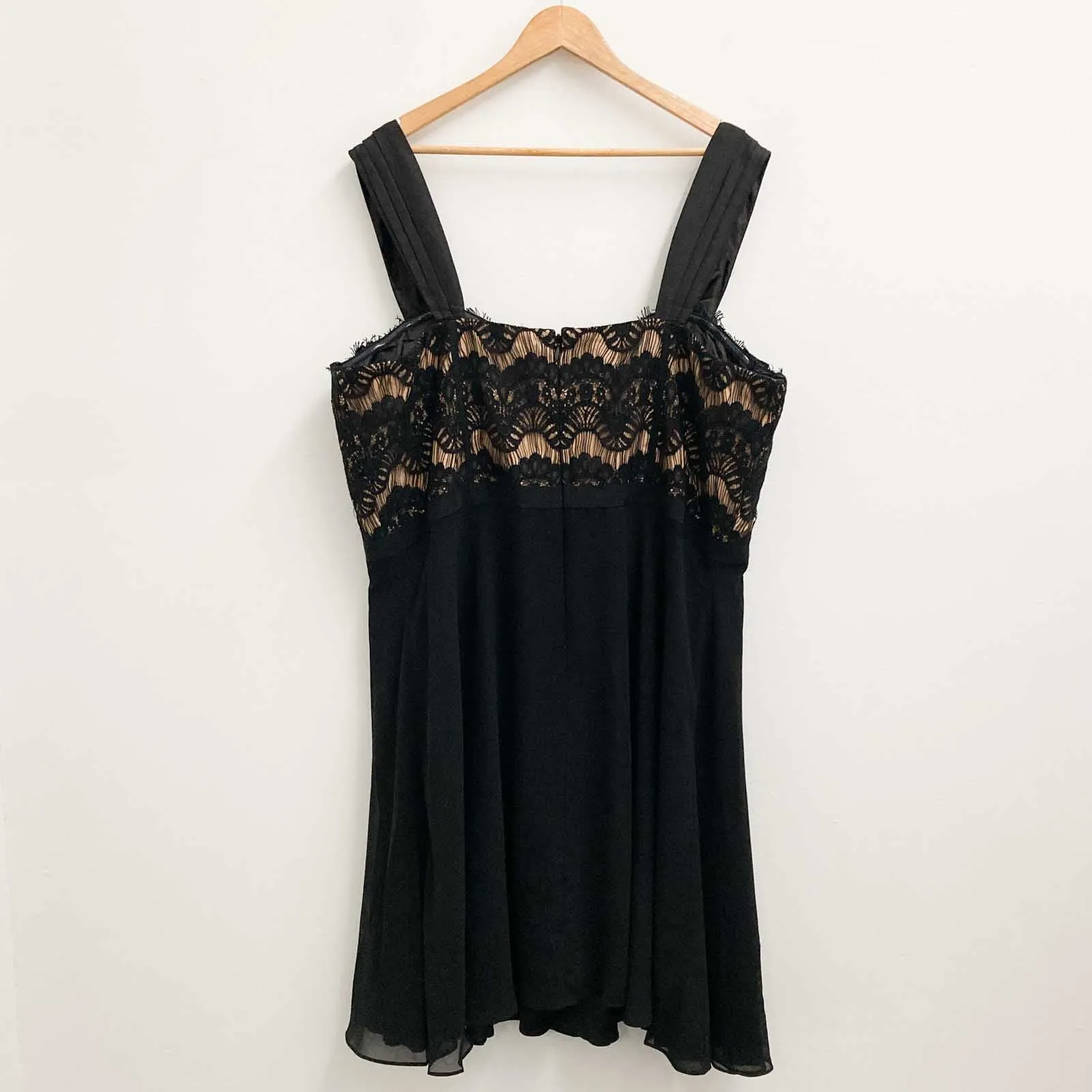 City Chic Black Eyelash Lace Overlay Knee Length Dress UK 22