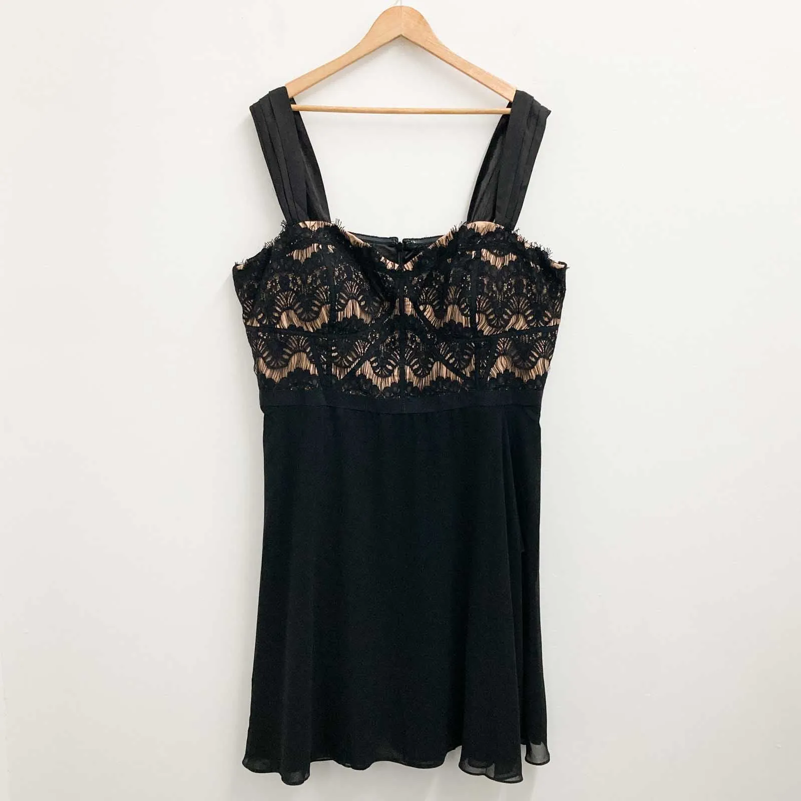 City Chic Black Eyelash Lace Overlay Knee Length Dress UK 22