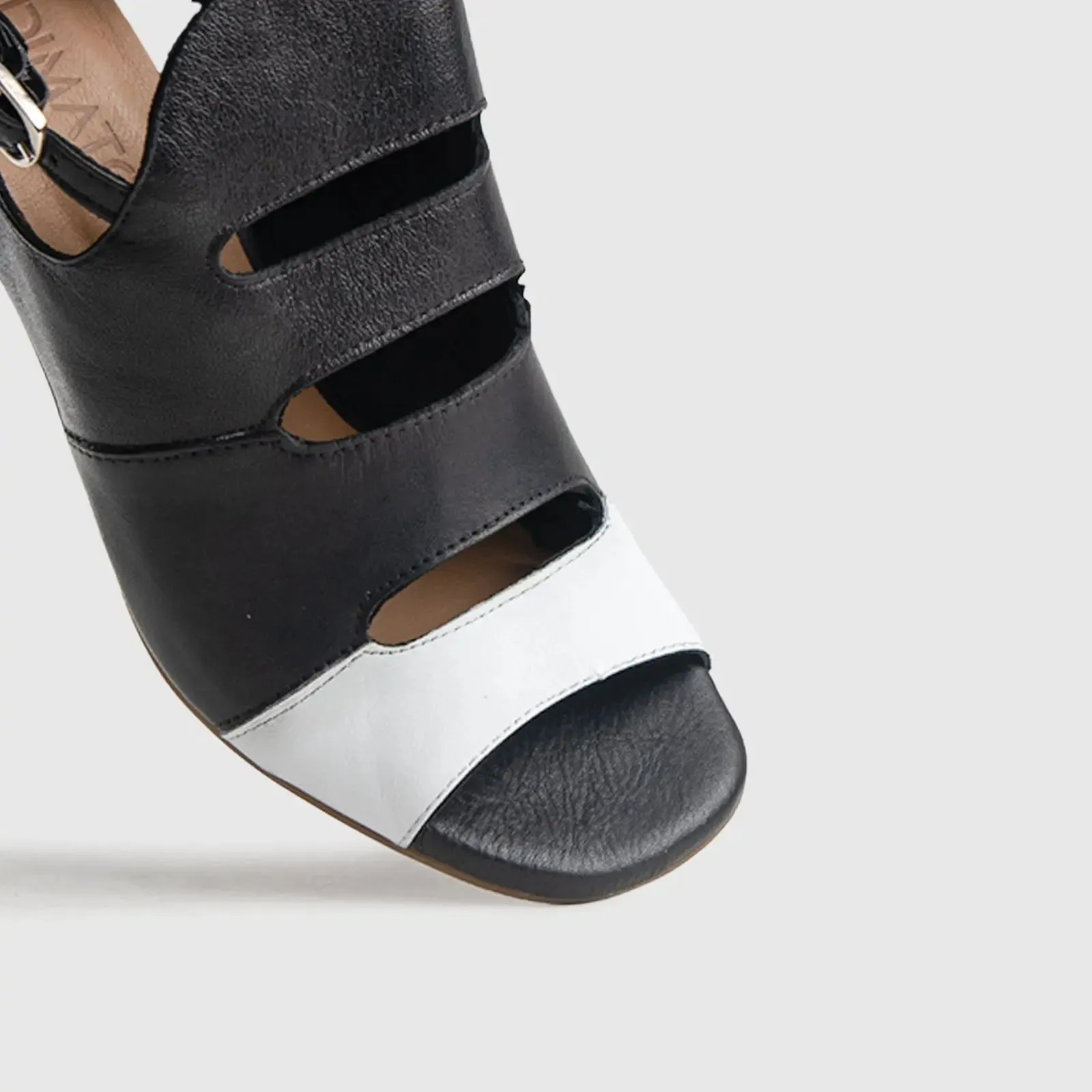 Comfort Block Heel Sandal Black/White 8428