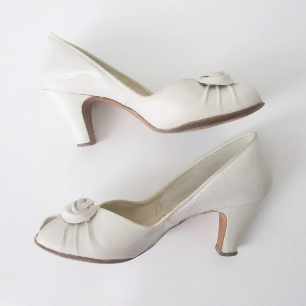 Vintage 40s 50s White Knotted Vamp Peep Toe Heels Shoes 7 / 7.5